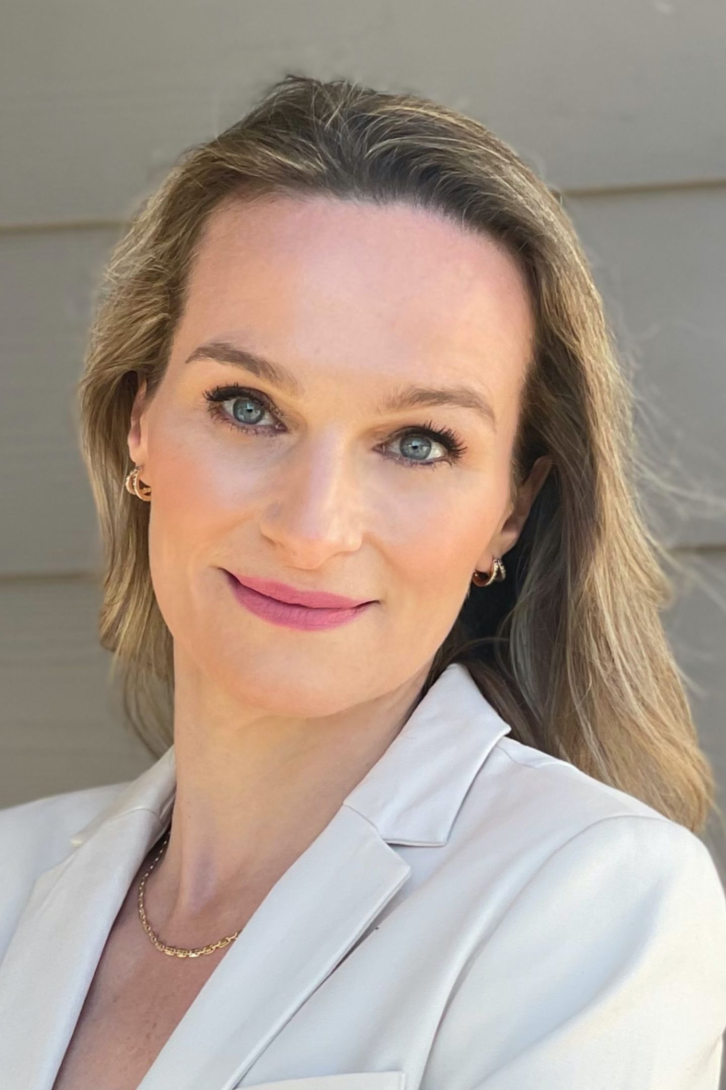 Ursula Cousin Headshot